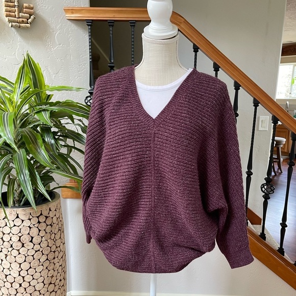 Ellen Tracy Oversize Knit Sweater Size: L - Picture 1 of 10